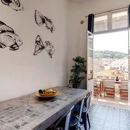 Apt Georges Brassens - Canal View - Hometown Experience דירה